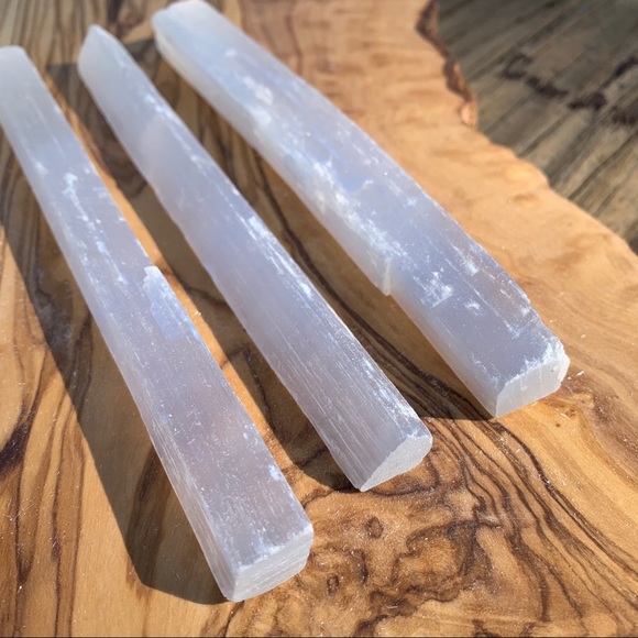 🔥 SALE Natural Selenite Crystal Sticks Bundle 3🔥 - Picture 3 of 5